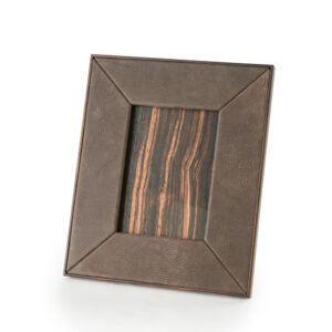 Cornice-foto-in-ebano-con-frame-in-pelle